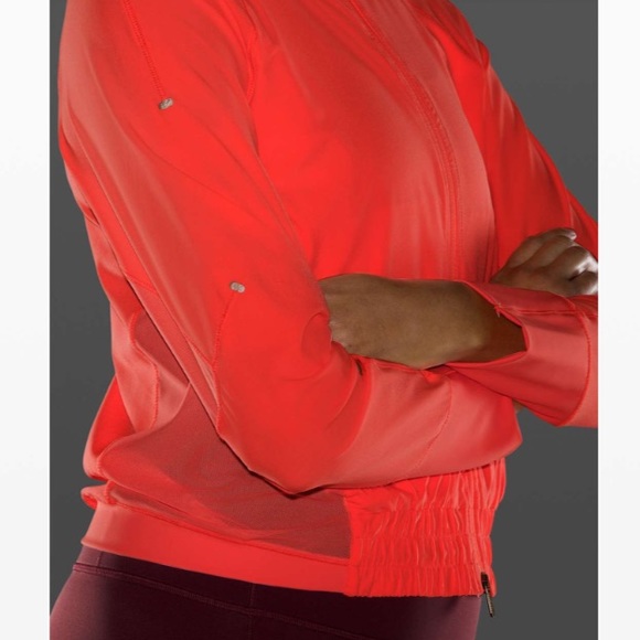 Lightweight Run Jacket - Picture 7 of 9